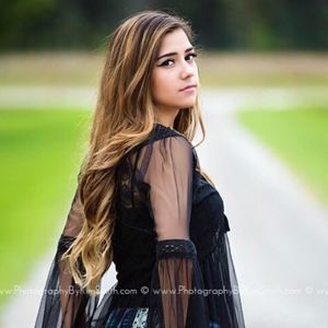 Meet your Posher, Nadia